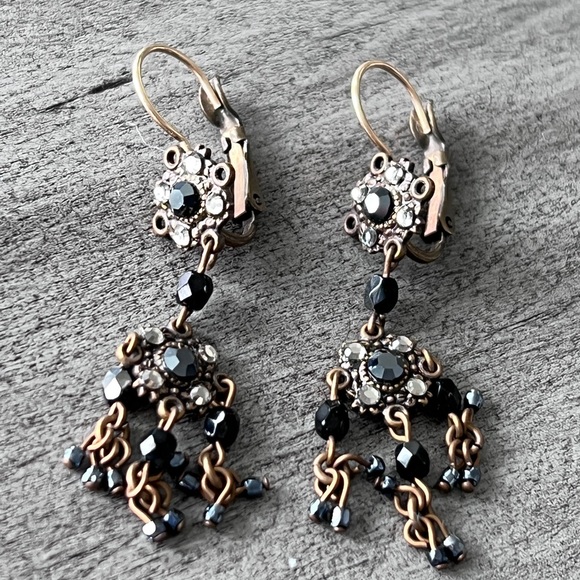 1928 Vintage Look Crystal Dangle Earrings - Picture 2 of 3